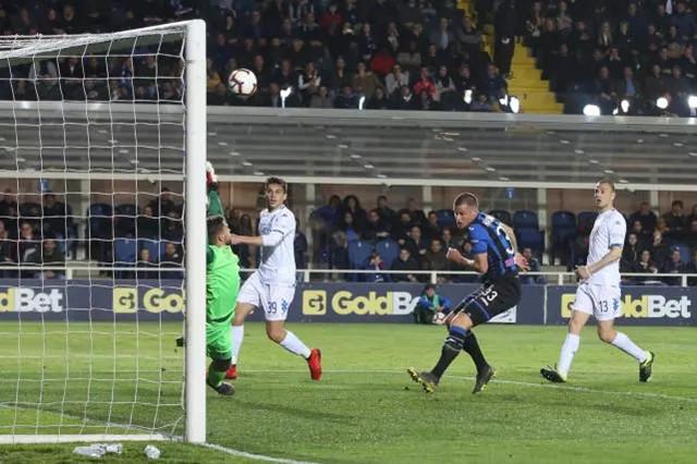  科隆门将超神扑救零封拜仁攻击群  