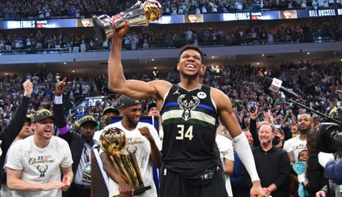  雄鹿字母哥休战，霍勒迪单核难阻颓势  